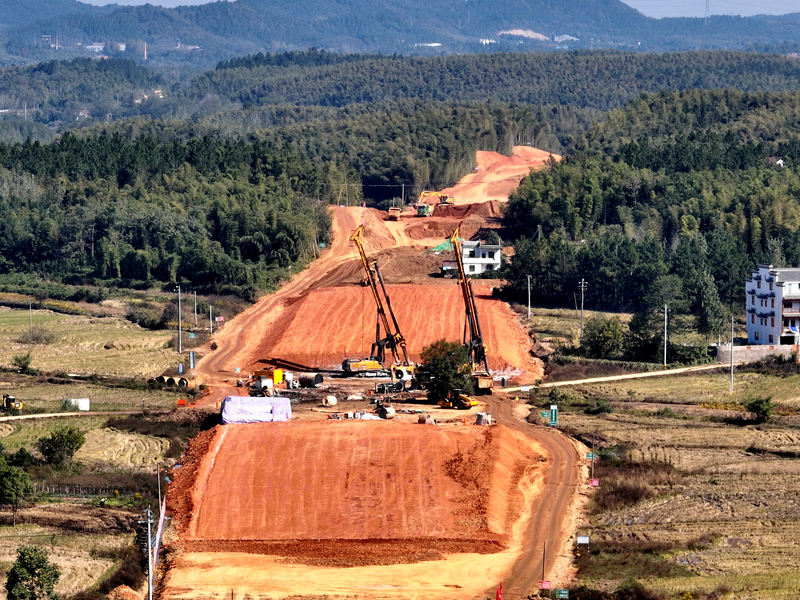 【名媒聚焦】宣城日報:攻堅克難鋪坦途--宣涇高速建設側記